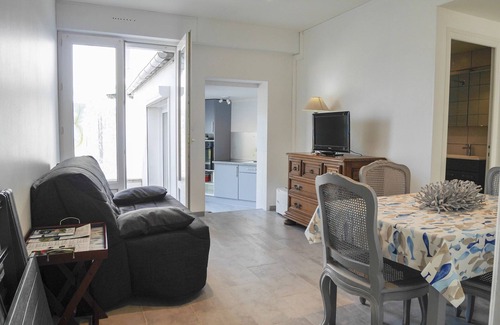 Le Palais Apartamento | Apartamento Central Renovado con Patio Soleado