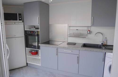 Le Palais Apartamento | Apartamento Central Renovado con Patio Soleado