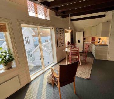 Egersund Apartamento | Central apartment with a loft in the middle of Egersund city center