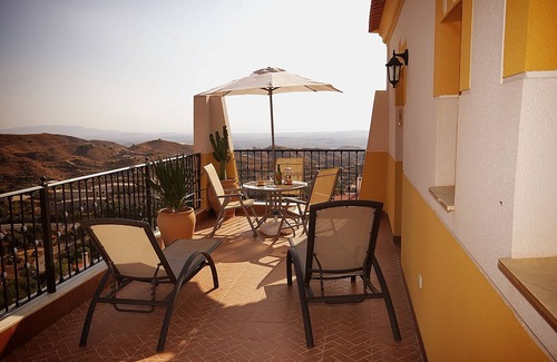 Bedar Apartamento | Central Apartment con vistas al mar / montaña y Wi-fi gratuito