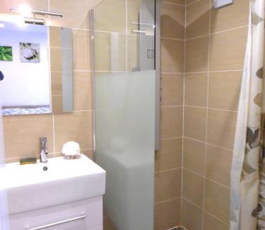 Les Grands Carmes Apartamento | Central Appartement T2 4P avec terrasse
