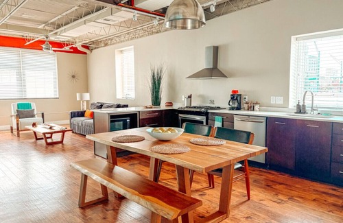 Downtown Greensboro Apartamento | Central Apt: Xbox S, Walk to Tanger & Coffee Shop + Amenities