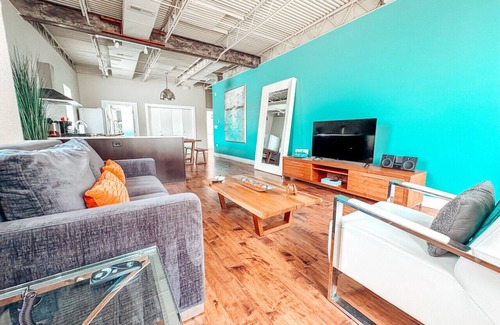 Downtown Greensboro Apartamento | Central Apt: Xbox S, Walk to Tanger & Coffee Shop + Amenities