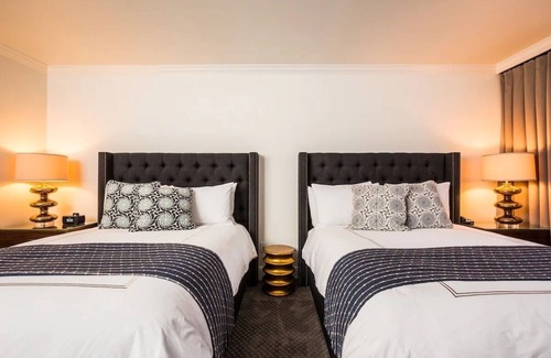 West Campus Hotel | Central Austin Stay: Historic Hotel w/ Outdoor Pool - Close to UT Austin Stadium