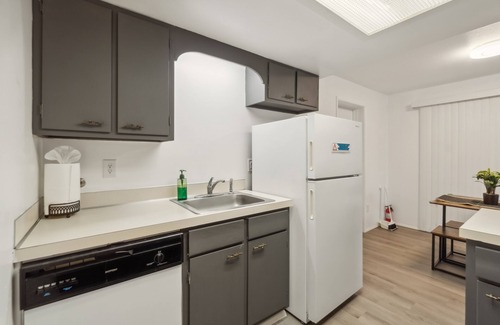 Lake Hills Casa | Central Bellevue Retreat 2 Bedroom Duplex