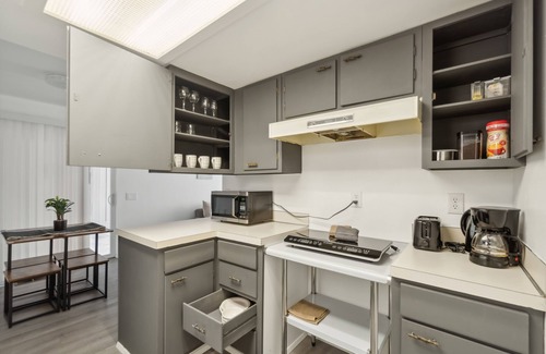 Lake Hills Casa | Central Bellevue Retreat 2 Bedroom Duplex