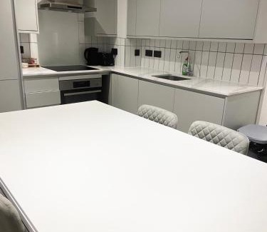 Bordesley Apartamento | Central Birmingham Luxury 2 Bedroom Apartment with Fast WiFi and Games Table
