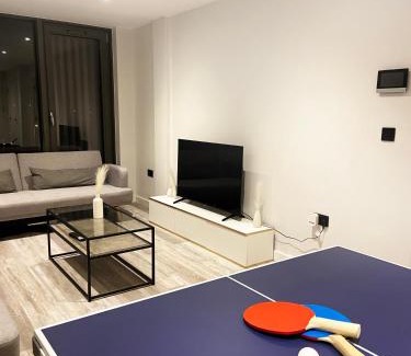 Bordesley Apartamento | Central Birmingham Luxury 2 Bedroom Apartment with Fast WiFi and Games Table