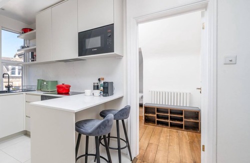 West Kensington Apartamento | Central Boutique 2BR Prime Location | 5Min to Tube