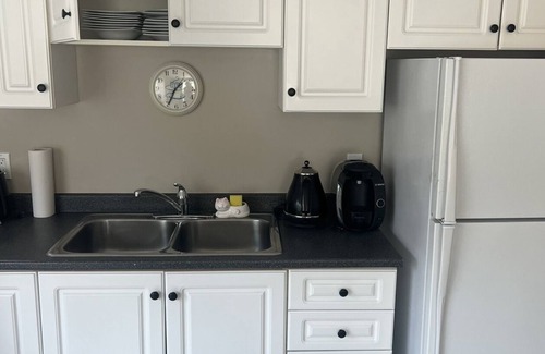Glebe Apartamento | Central Canal Sunny Studio Private entry, Private parking, Deck