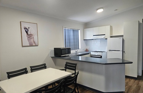 Ascot Cabina | Central Caravan Park