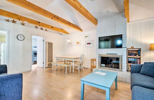 Avalon Casa | Central Catalina Cottage Walk to Ferry and Eateries