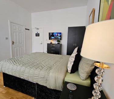 Leek Casa | Central Chambers Suites - Suite 1