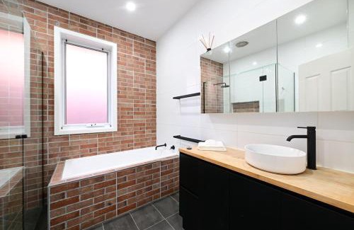 Albury Casa | Central Charm