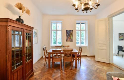 Landstrasse Apartamento | Central & Charming Viennese Flat