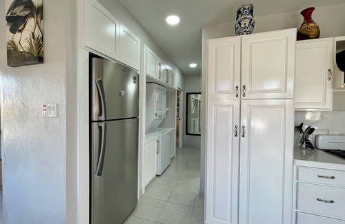 Ciudad de Belice Casa | Central City “Haven” Private Flat & Pool