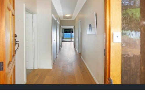 Woy Woy Bay Casa | Central Coast Absolute Waterfront Cottage with Private Jetty