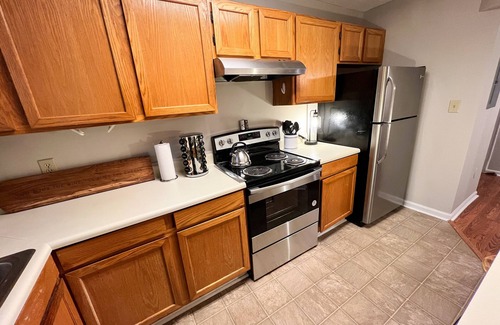 Durham Condominio | Central Condo-walk to Southpoint Mall, allows pets