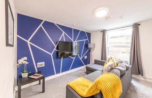 Saint Paul's Apartamento | Central, Contractors, Families, FREE PARKING by Prescott Apartments