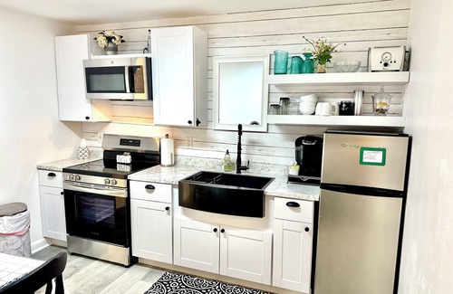 Southgate Triangle Cabaña | Central Cottage -cerca de todo!