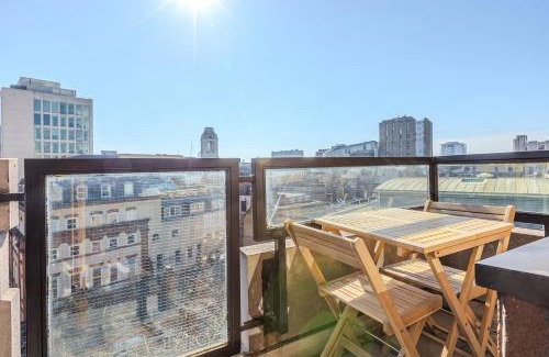 Holborn and Covent Garden Apartamento | Central Covent Garden 1BR Flat with Balcony