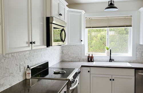 North End Casa | Central + Cozy 2 Bdrm House Minutes to Downtown - pet friendly