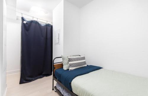 Bay Cloverhill Apartamento | Central Downtown 1 and Den w 3 beds Sleeps 4 by UofT