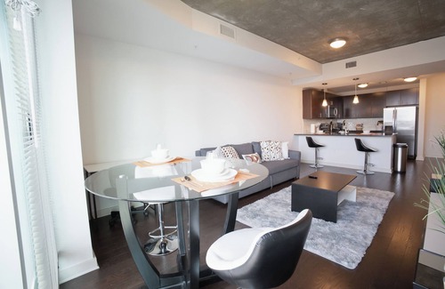 Downtown Apartamento | Central Downtown Raleigh Luxury High-Rise Condo