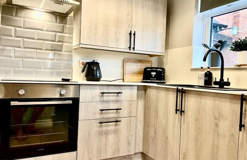 Ellesmere Casa | Central Ellesmere -sleeps2 - Parking - Petfriendly