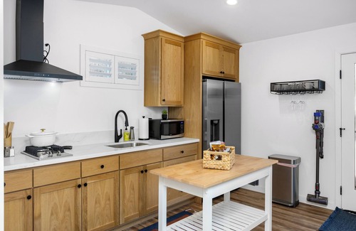 Central Escondido Condominio | Central Escondido 1BR/1BR with King Bed & W/D in Unit