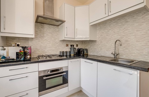 Coldharbour Apartamento | Central Family Home: Sleeps 6, 5mins from Brixton Tube Station