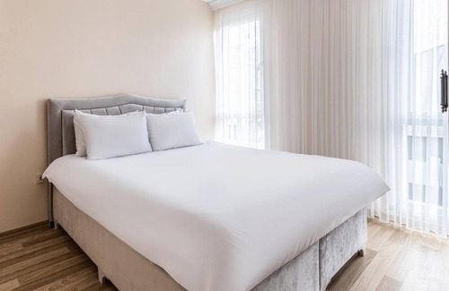 Mecidiyekoy Apartamento | Central Flat Near Metro and Trump Mall in Sisli