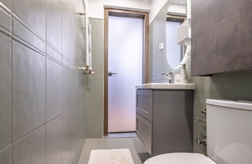 Gayrettepe Apartamento | Central Flat with Backyard in Besiktas-1