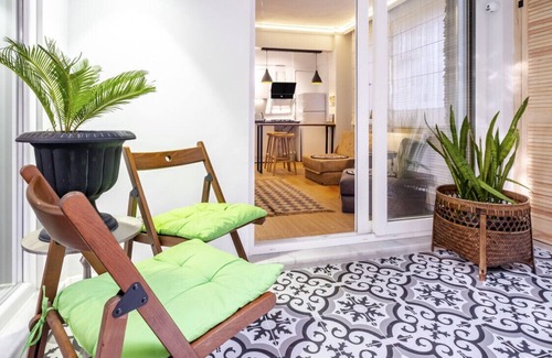 Gayrettepe Apartamento | Central Flat with Backyard in Besiktas-1