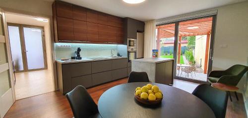 Levice Apartamento | Central garden residence
