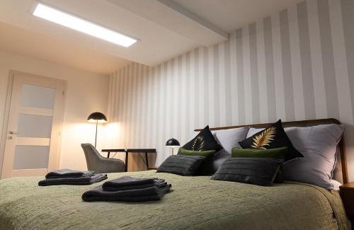 Levice Apartamento | Central garden residence