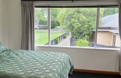 Hamilton North Casa | CENTRAL HAMILTON HOME - Near beautiful river walks - Family Friendly