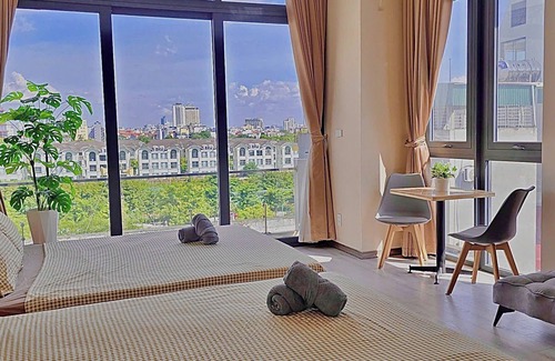 Nhat Tan Apartamento | Central Hanoi Apartment, Family-Friendly, Walk to Lake