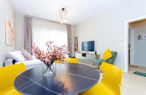Pusztavacs Apartamento | Central Harmony 4 People Apartment with AC by NW