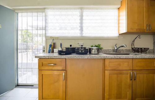 Makiki Condominio | Central HNL Condo, Bike-Bus Friendly, Pet-Friendly!