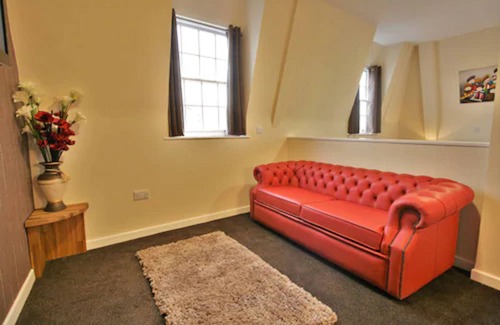 Gloucester Hotel | Central Hotel Gloucester by Roomsbooked