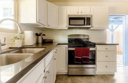 Palo Verde Casa | Central house located by university of Arizona with pool and hot tub