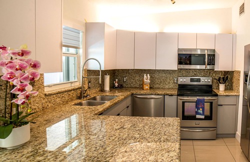 Coral Terrace Casa | Central house Miami with heated Pool /games