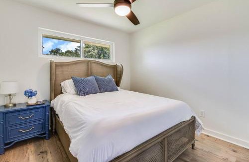 Lafayette Casa | Central Lafayette location w/King Bed & Coffee Bar