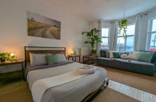 Vieux-Limoilou Apartamento | Central Limoilou 6 guests AC 2 Free Parking