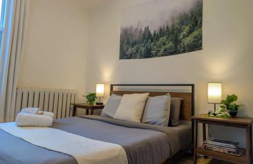 Vieux-Limoilou Apartamento | Central Limoilou 6 guests AC 2 Free Parking