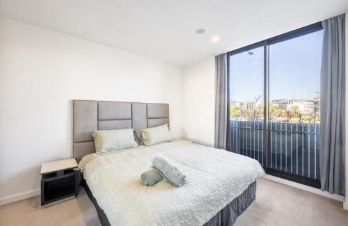 City West Apartamento | Central located 2 bedroom Apartment in Canberra with Parking