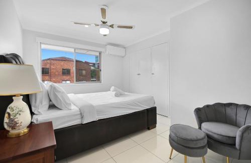 Southport Apartamento | Central Located 3 Bedroom Unit in Southport