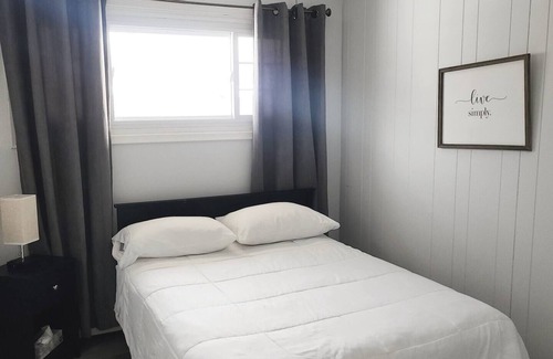 Algoma District Casa | Central Location- Modern Main level 3BRD Home