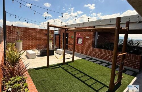 Zona 10 Apartamento | Central Location, Secure & Vibrant Night Life!